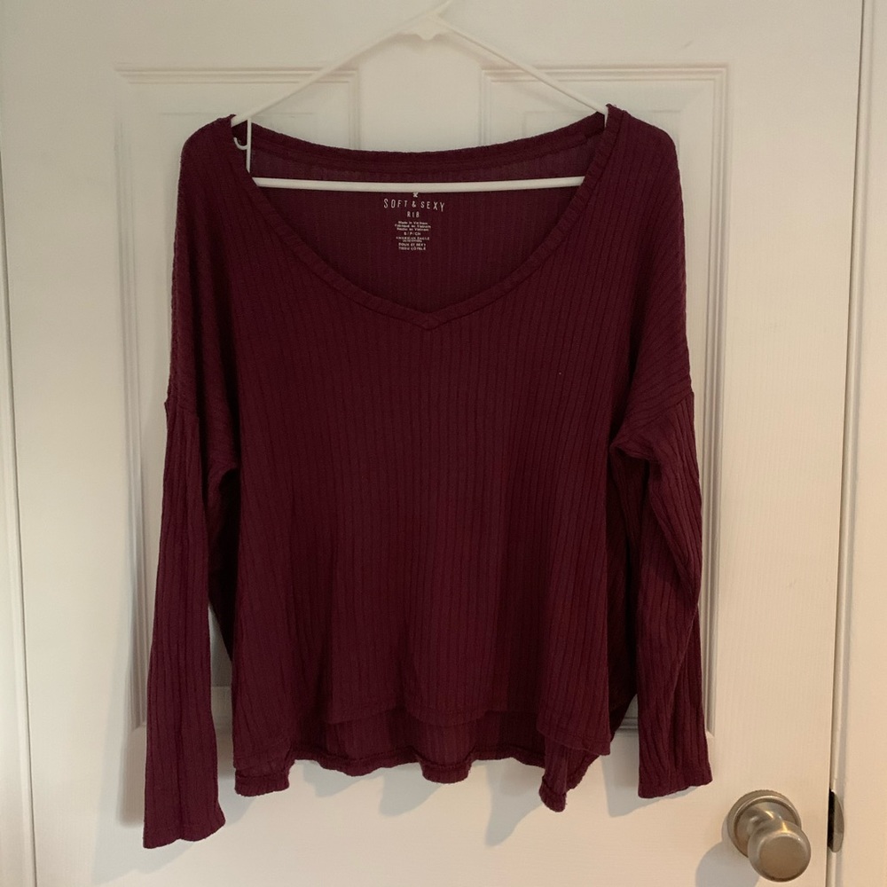 American Eagle Long sleeve V neck Top